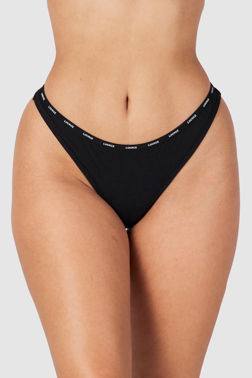 Lounge Underwear So Soft Räfflad String Svarta | LYRF-09134