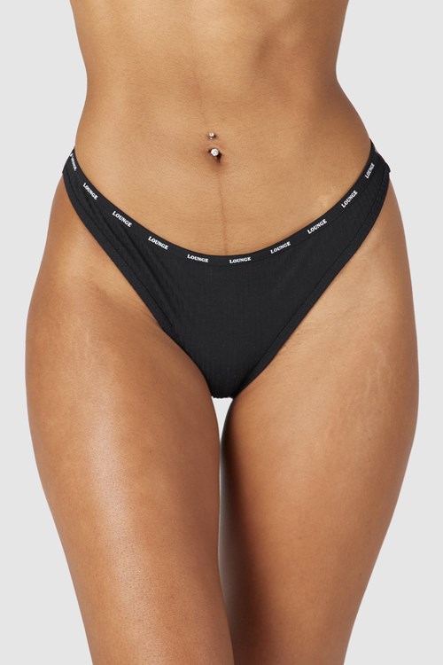 Lounge Underwear So Soft Räfflad String Svarta | ZLIY-63180